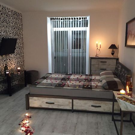 Home In Center With Jacuzzi Iwano-Frankiwsk Exterior foto